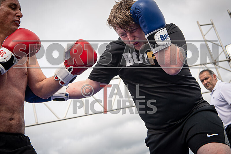 BOUT 4- Rollo 9 and a Half Digits v Tony Foxey Fox-45 - BOUT 4- Rollo '9 and a Half Digits' v Tony 'Foxey' Fox