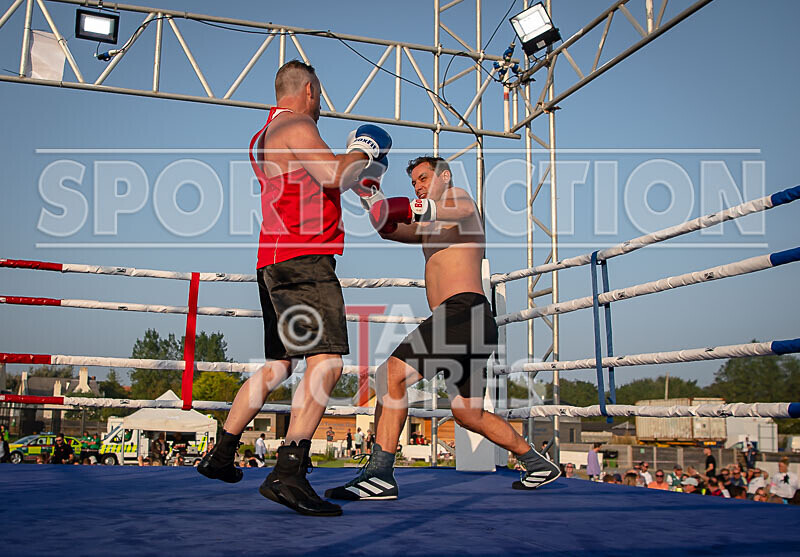 BOUT 11 - Rolo -9 and a Half Digits De Saumarez v Darren -the Executio - BOUT 11 - Rollo '9 and a Half Digits' De Saumarez v Darren 'the Executioner' Etasse