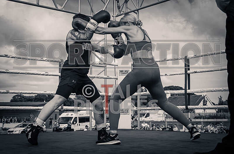 BOUT 5- Leonie Chardonnay Pike v Ellie Rocky Robinson-55 - BOUT 5- Leonie 'Chardonnay' Pike v Ellie 'Rocky' Robinson