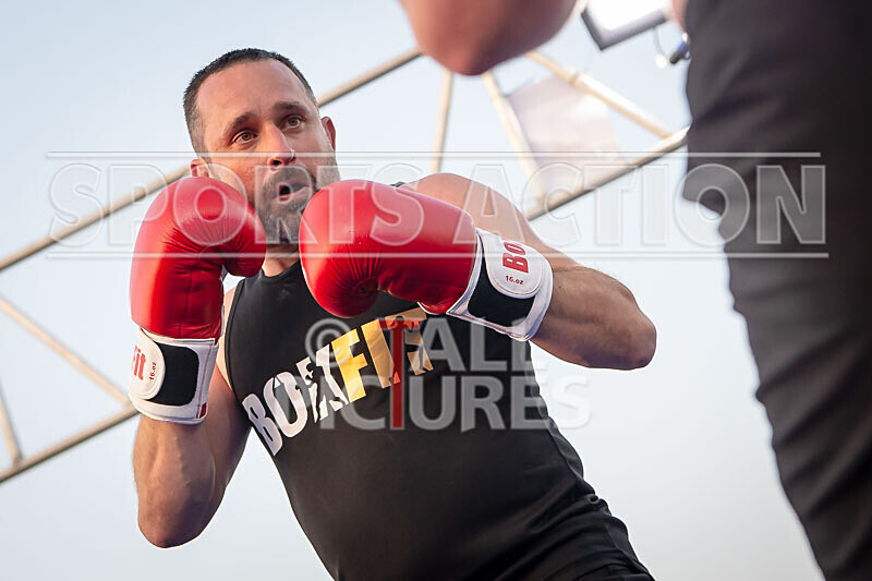 BOUT 15 - Alec -the Bomber- Bailey v Owen Poynder-11 - BOUT 15 - Alec 'the Bomber' Bailey v Owen Poynder