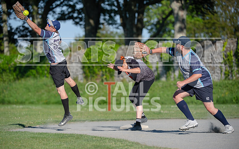 Softball_Rookies v Buccaneers-1 - ROOKIES v BUCCANEERS