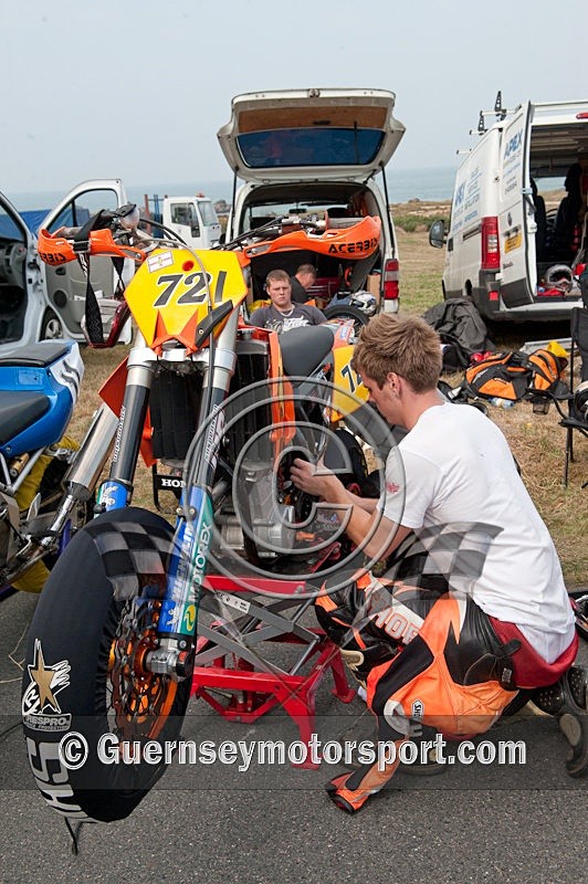 Ald Hill Scene-11 - ALDERNEY HILL CLIMB 2009