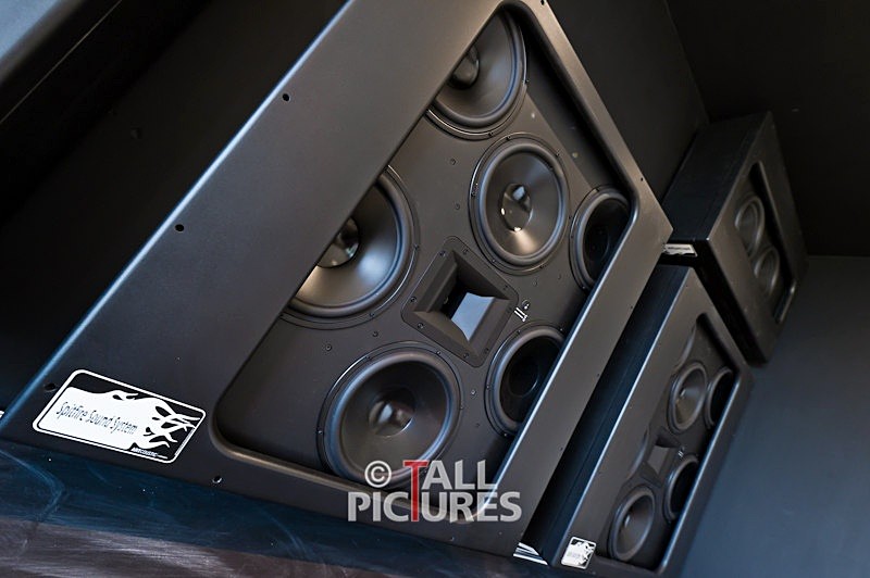 Avolution_Shoot-5-42 - LARGE SCREEN & PROJECTOR