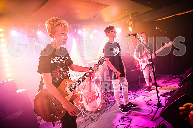 World on Fire-14 - WORLD ON FIRE