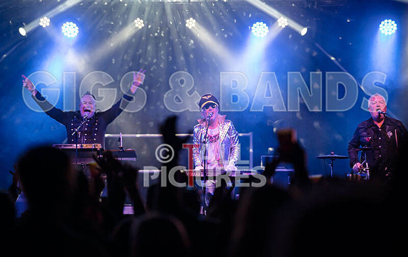 Fade2Grey-438 - FADE2GREY