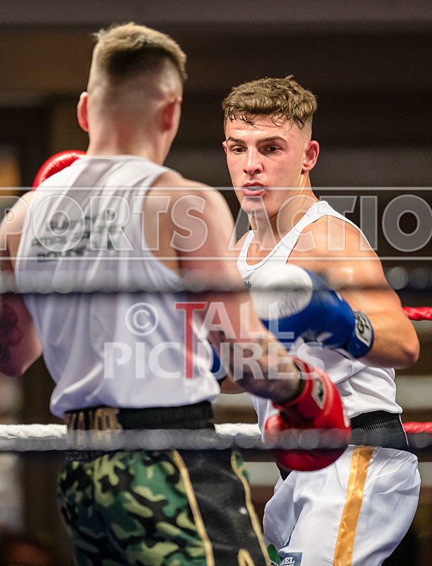 Sparring Bout-7_Casey De La Mare v Billy Poullain-5 - Sparring Bout-7_Casey De La Mare v Billy Poullain