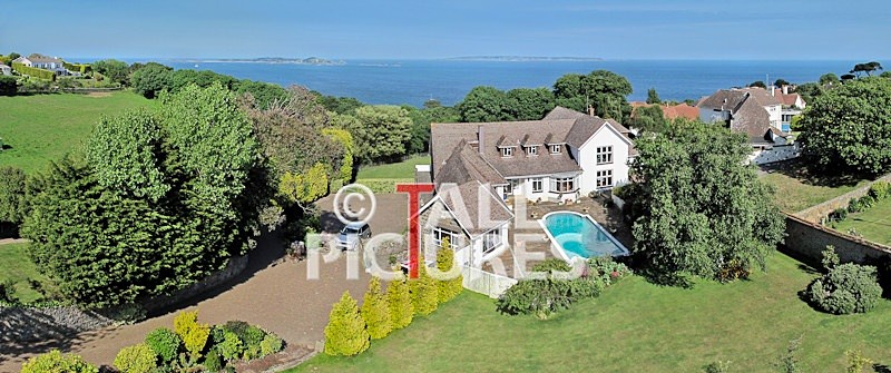 Vue de Putron - PRIVATE PROPERTY & PROPERTY SALES