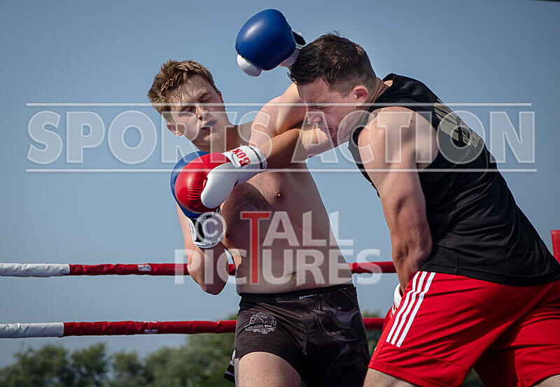 BOUT 1 - Ivan -El Terrible- v Elliot Cocket-26 - BOUT 1 - Ivan 'El Terrible' Donaldson v Elliot Cocket