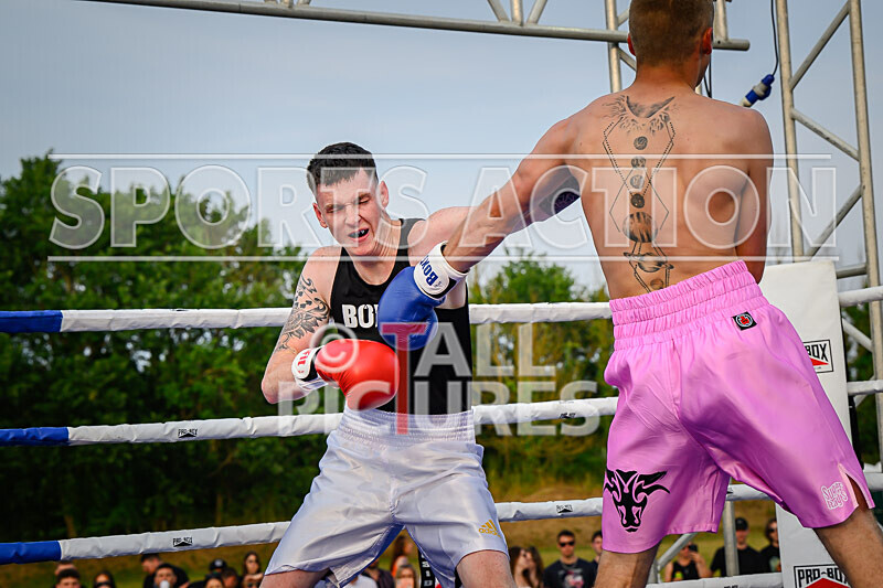 BOUT 11 - Raging Bull Jay Rive v Reece the Bomber Blondel-57 - BOUT 11 - 'Raging Bull' Jay Rive v Reece 'the Bomber' Blondel