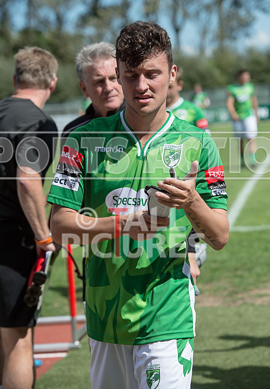 Guernsey FC v Whitstable Town-75 - GUERNSEY FC v WHITSTABLE TOWN