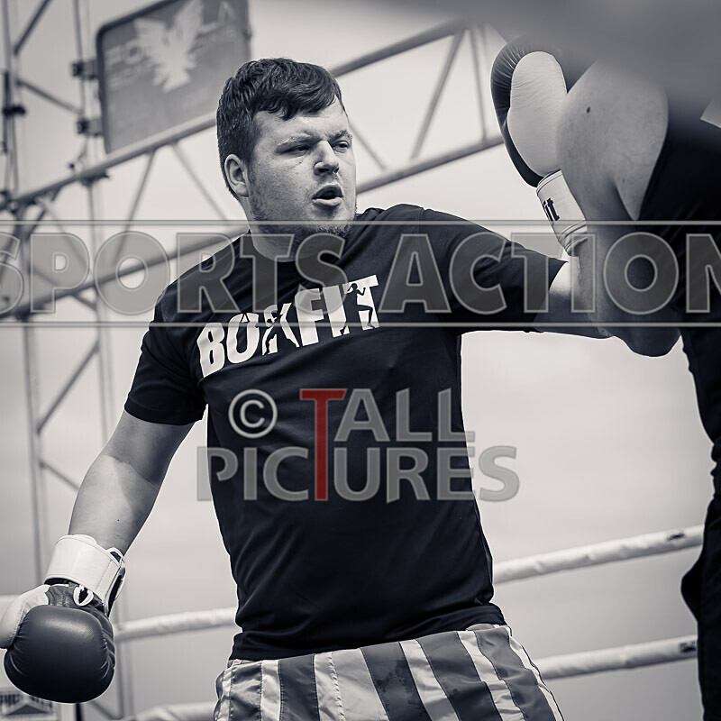 BOUT 1- Iron Mike Carre v Martin in Need of Help-33 - BOUT 1- 'Iron' Mike Carre v Martin 'in Need of' Help