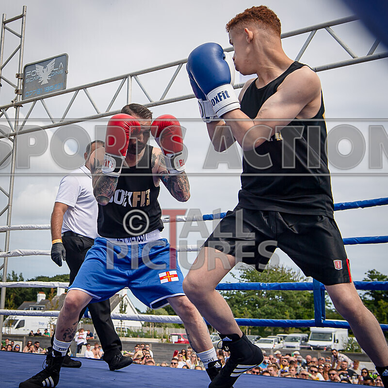 BOUT 3- Martin the not so Raging Bull Le Prevost v Ben Hizzy Hislop-10 - BOUT 3- Martin 'the not so Raging Bull' Le Prevost v Ben 'Hizzy' Hislop