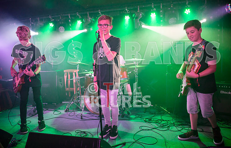 World on Fire-22 - WORLD ON FIRE