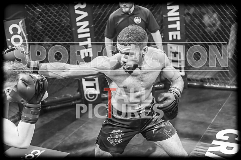 BOUT- 2 - Dom Boyce v Dom Simon-10 - BOUT 2 - Dom Boyce v Dom Simon