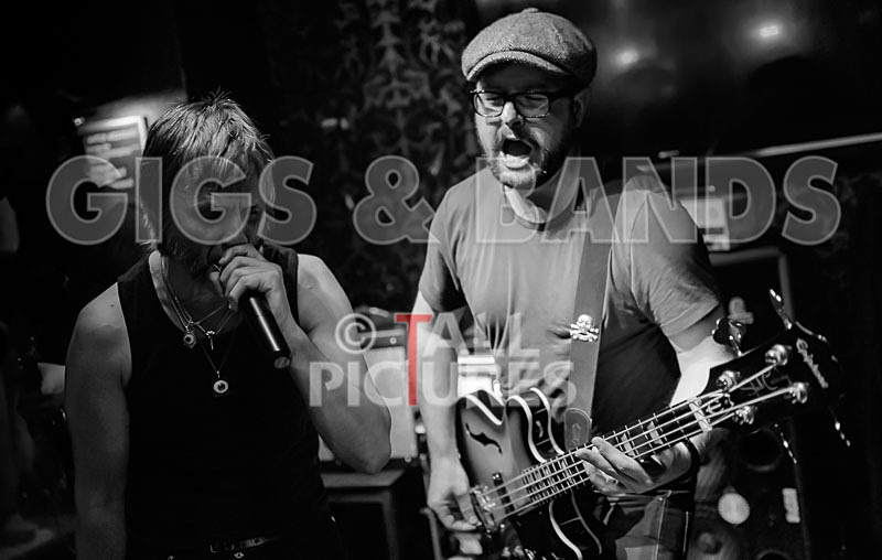 Thee Jenerators-330 - THEE JENERATORS