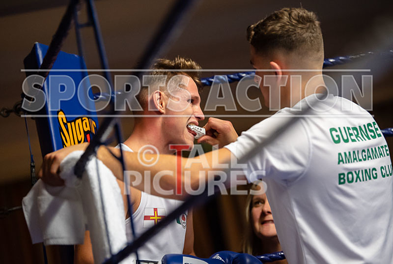Sparring Bout-4_Chris Sumner v Niall Adams-21 - Sparring Bout-4_Chris Sumner v Niall Adams