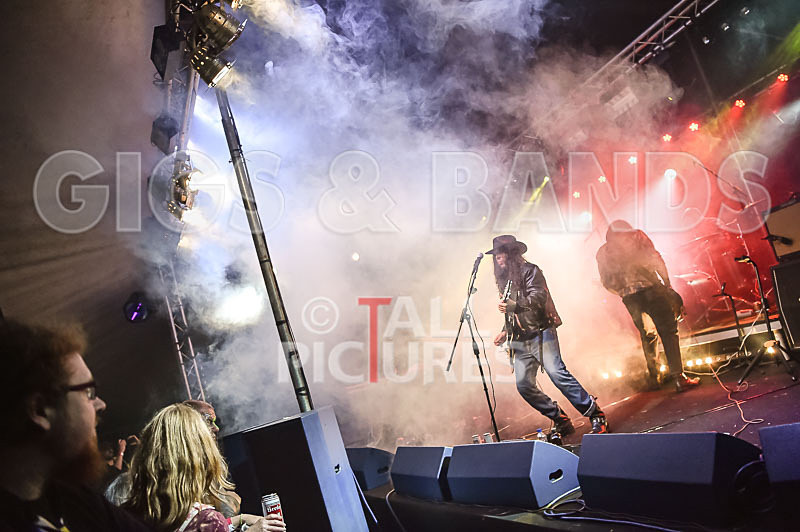 Johnny Cage and the Voodoo Groove-44 - JOHNNY CAGE AND THE VOODOO GROOVE