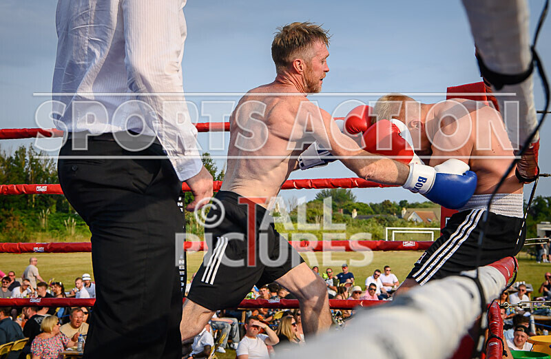 BOUT 8 - Mark Butterwork v Marvelous Modris Kononovs-42 - BOUT 8 - Mark Butterwork v 'Marvelous' Modris Kononovs