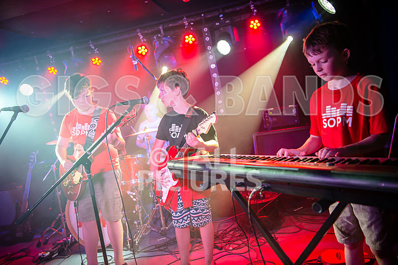 The Minorities-23 - THE MINORITIES