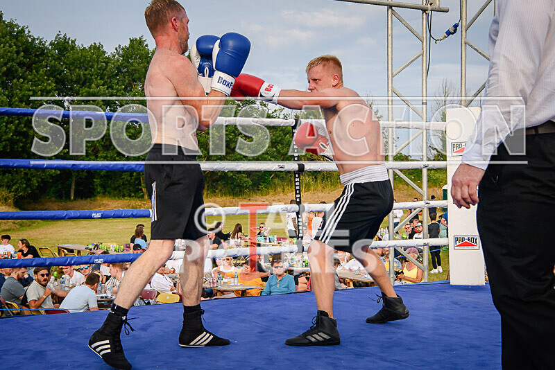 BOUT 8 - Mark Butterwork v Marvelous Modris Kononovs-32 - BOUT 8 - Mark Butterwork v 'Marvelous' Modris Kononovs