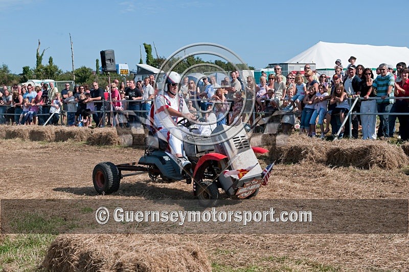 Hogwash_09-95 - HOGWASH 2009 - SCENE