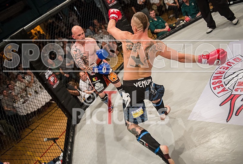 Cage Fighting_2012_Bout 10-29 - BOUT-10