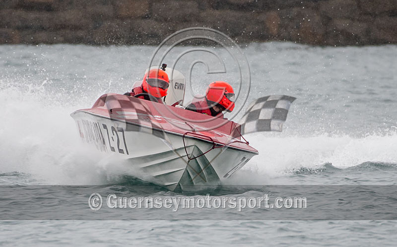 Powerboats_08-10-2016-76 - GPA STANLEY GIBBONS SERIES_RACE-9