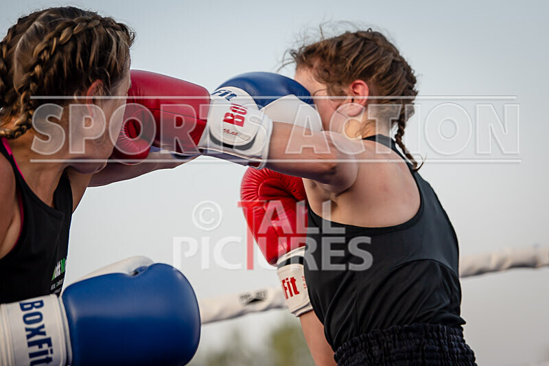 BOUT 13 - Jo -the Hammer- Wheatley v Fran -the Force- Field-26 - BOUT 13 - Jo 'the Hammer' Wheatley v Fran 'the Force' Field