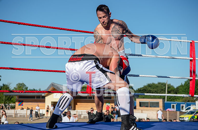 BOUT-3- Simon The Machine March v Rob The Brutal Brehaut-8 - BOUT-3 Simon 'The Machine' March v Rob 'The Brutal' Brehaut