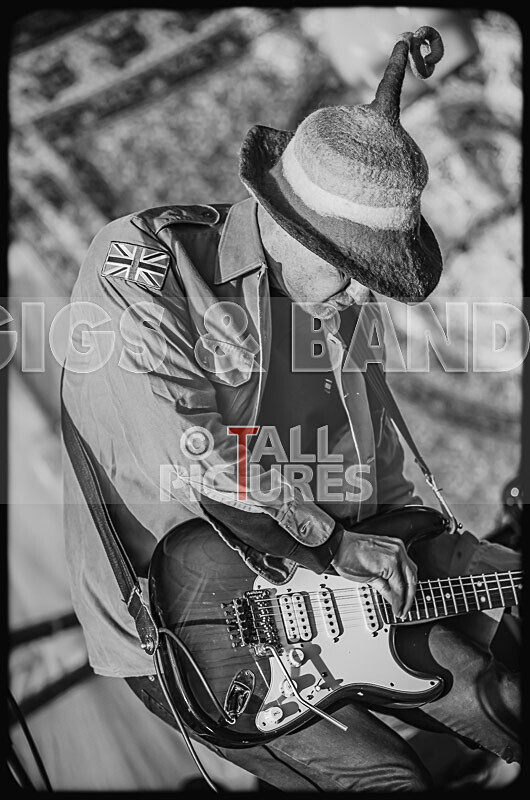 The Bensons-47 - THE BENSONS