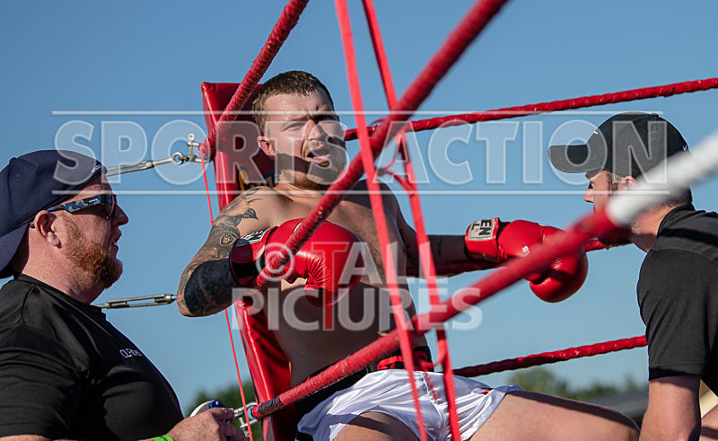 BOUT-3- Simon The Machine March v Rob The Brutal Brehaut-11 - BOUT-3 Simon 'The Machine' March v Rob 'The Brutal' Brehaut