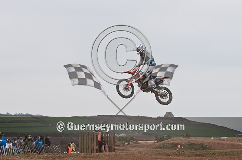 Moto-X_05-03-11-17 - MOTO-X_05-03-2011