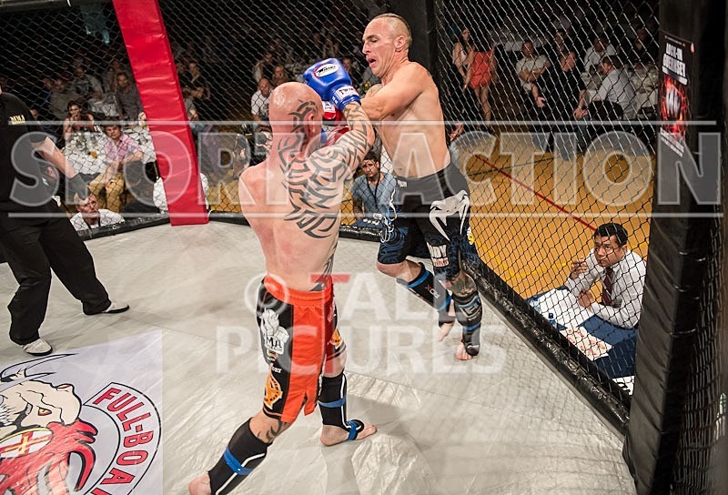 Cage Fighting_2012_Bout 10-26 - BOUT-10