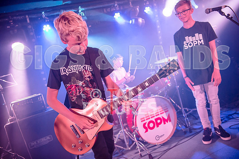 World on Fire-24 - WORLD ON FIRE