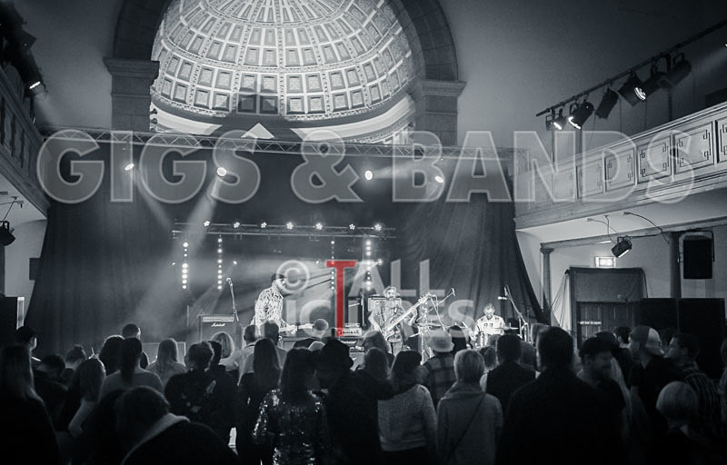 The Robert J Hunter Band-317 - THE ROBERT J HUNTER BAND