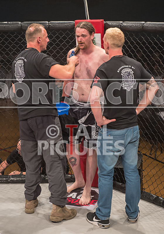 Chris Martin v Luke Riley-28 - BOUT 13