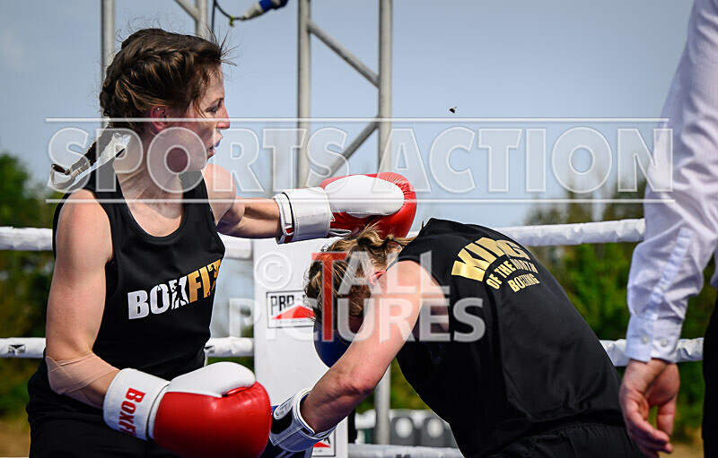 BOUT 1 - Emma the Mentalist Martin v Joanna the Hammer Wheatley-42 - BOUT 1 - Emma 'the Mentalist' Martin v Joanna 'the Hammer' Wheatley
