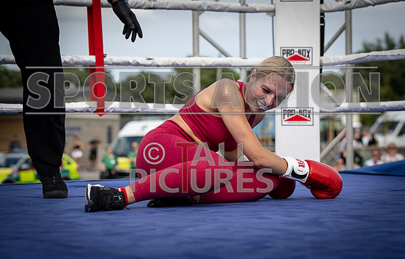 BOUT 5- Leonie Chardonnay Pike v Ellie Rocky Robinson-43 - BOUT 5- Leonie 'Chardonnay' Pike v Ellie 'Rocky' Robinson