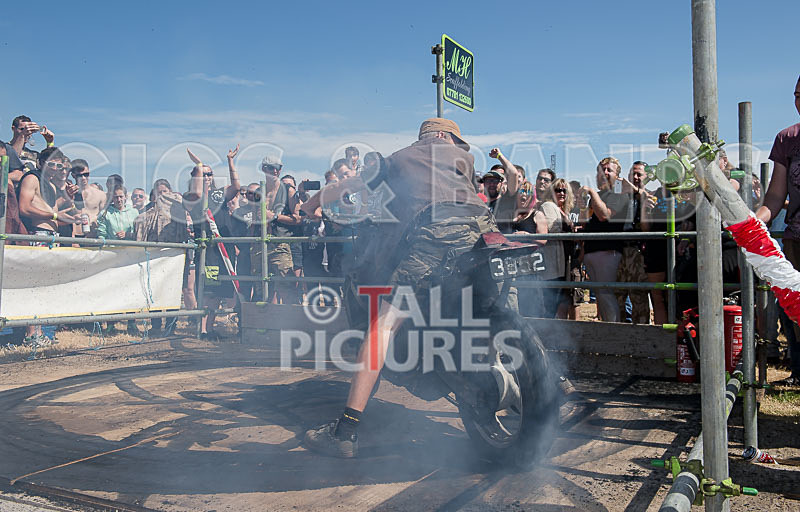 Chaos 2014_Burn-out-14 - BURN-OUTS - TATTOOS & CHILLI