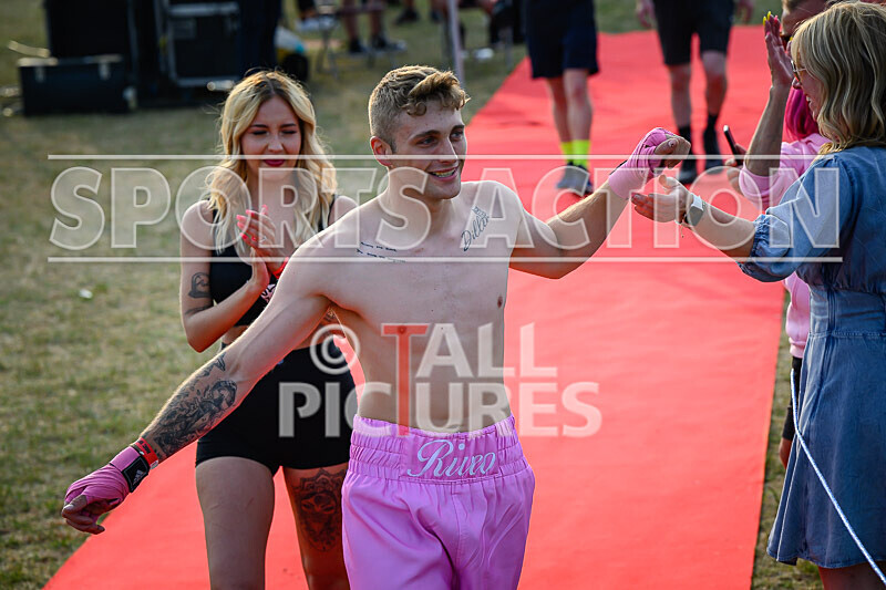 BOUT 11 - Raging Bull Jay Rive v Reece the Bomber Blondel-4 - BOUT 11 - 'Raging Bull' Jay Rive v Reece 'the Bomber' Blondel