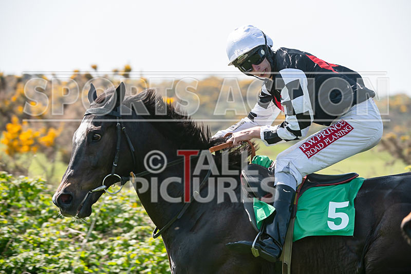 Guernsey Race Club Horse Racing 2018-23 - GUERNSEY RACE CLUB BANK HOLIDAY 2018