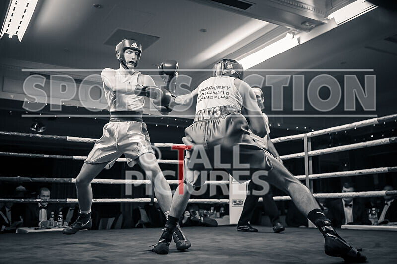 BOUT 4_Ross Vinning v Henry Wells-7 - BOUT 4_Ross Vinning v Henry Wells