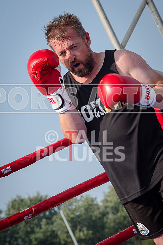BOUT 2 - Steve -The Stoat- Ozanne v Alan -Dinosaur- Donaldson-31 - BOUT 2 - Steve 'The Stoat' Ozanne v Alan 'Dinosaur' Donaldson