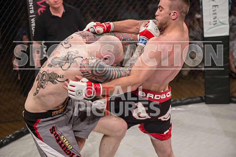 Josh Ozanne v Andrew Reid-6 - BOUT 15