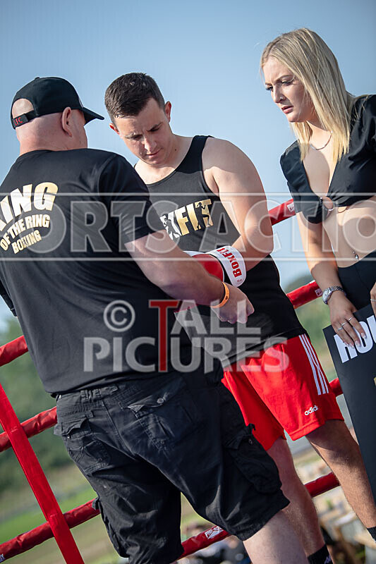 BOUT 1 - Ivan -El Terrible- v Elliot Cocket-4 - BOUT 1 - Ivan 'El Terrible' Donaldson v Elliot Cocket