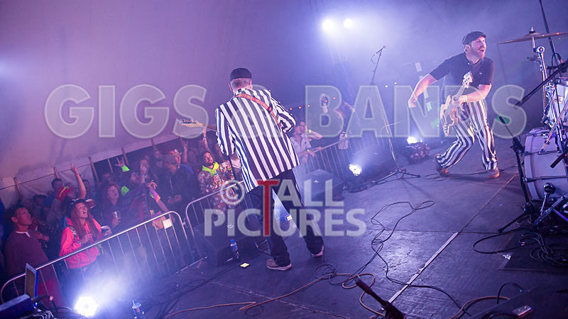 The Smooth Hounds-35 - THE SMOOTH HOUNDS