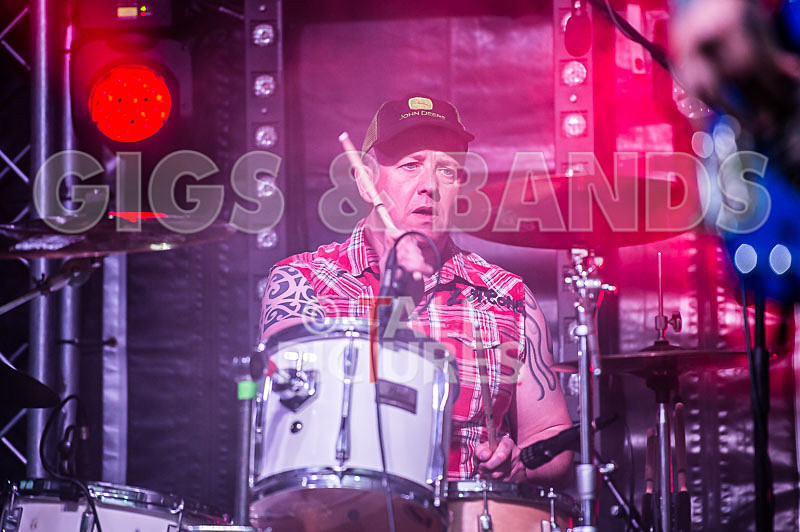 J-C The Looney Tunes Band-10 - J-C & THE LOONEY TUNES BAND