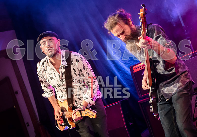 The Robert J Hunter Band-320 - THE ROBERT J HUNTER BAND