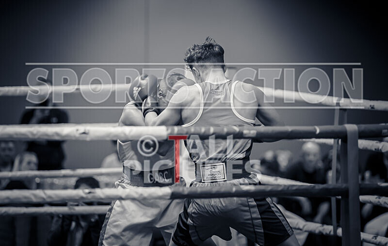 BOUT 11_Niall Adams v Blaine Lambert-13 - BOUT 11_Niall Adams v Blaine Lambert