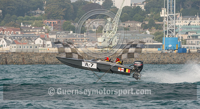 Worlds Powerboats_2014_Race-2-276 - UIM CLASS 3A & 3B WORLD OFFSHORE CHAMPIONSHIP_RACE-2
